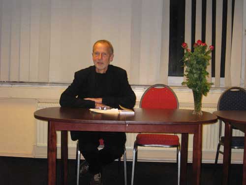 Jochen Mangelsene grqi nerkajacman jamanak Hamburgi haykakan hamajnqum 26.11.2011