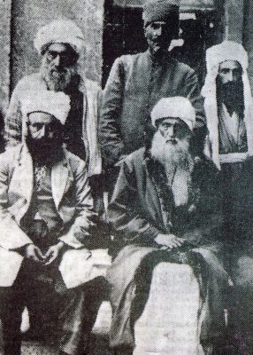 Front row, left to right: Shiekh Sherif, Sheikh Said, back row: Sheikh Hamid, Major Kasim (Kasım Ataç), Sheikh Abdullah.